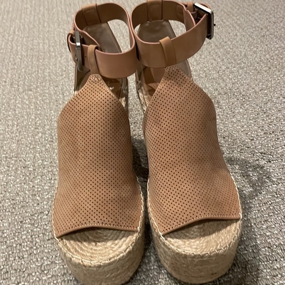 Marc Fisher sandals (size 10) - Picture 2 of 5